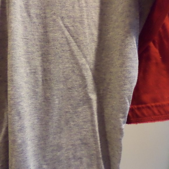 NIKE Dri-Fit Baseball SHORT SLEEVE SHIRT - 3 BUTTON CLOSURE - Grey + Red   Large - Picture 4 of 11